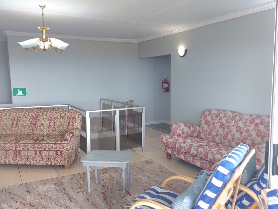 8 Bedroom Property for Sale in Hartenbos Heuwels Western Cape